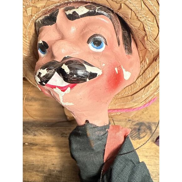 Vintage Mexican Folk Art Marionette Gunslinger String Puppet Doll Paper Mache - Picture 7 of 7